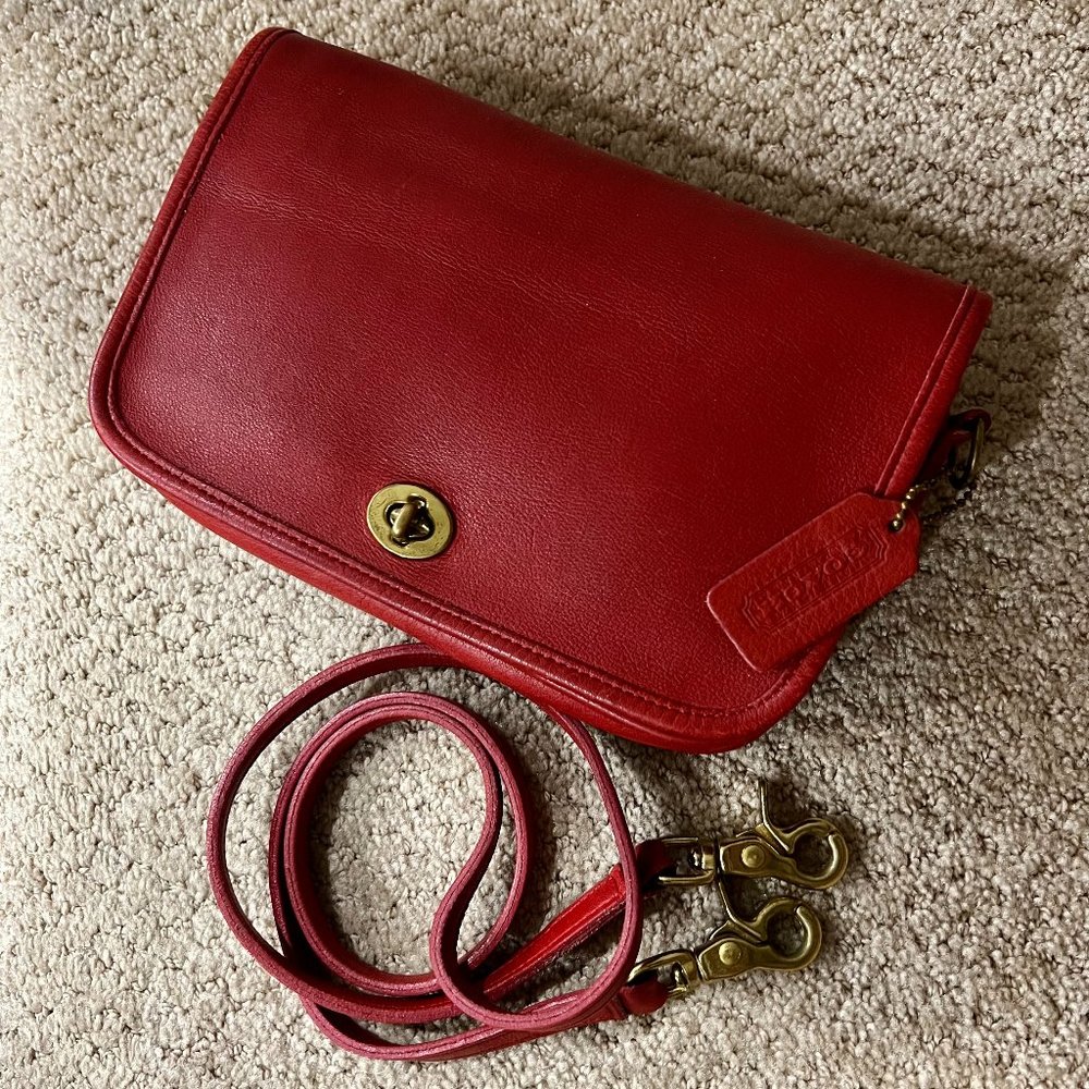 Vintage Coach 9755 Pocket Purse Red